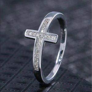 NEW•Silver 925 Cross ring size 8